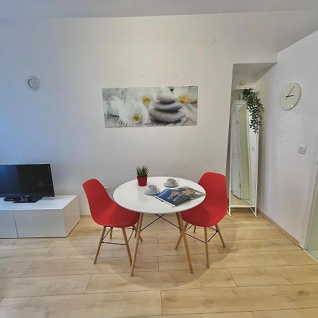 Apartments Antons Pula Exterior photo