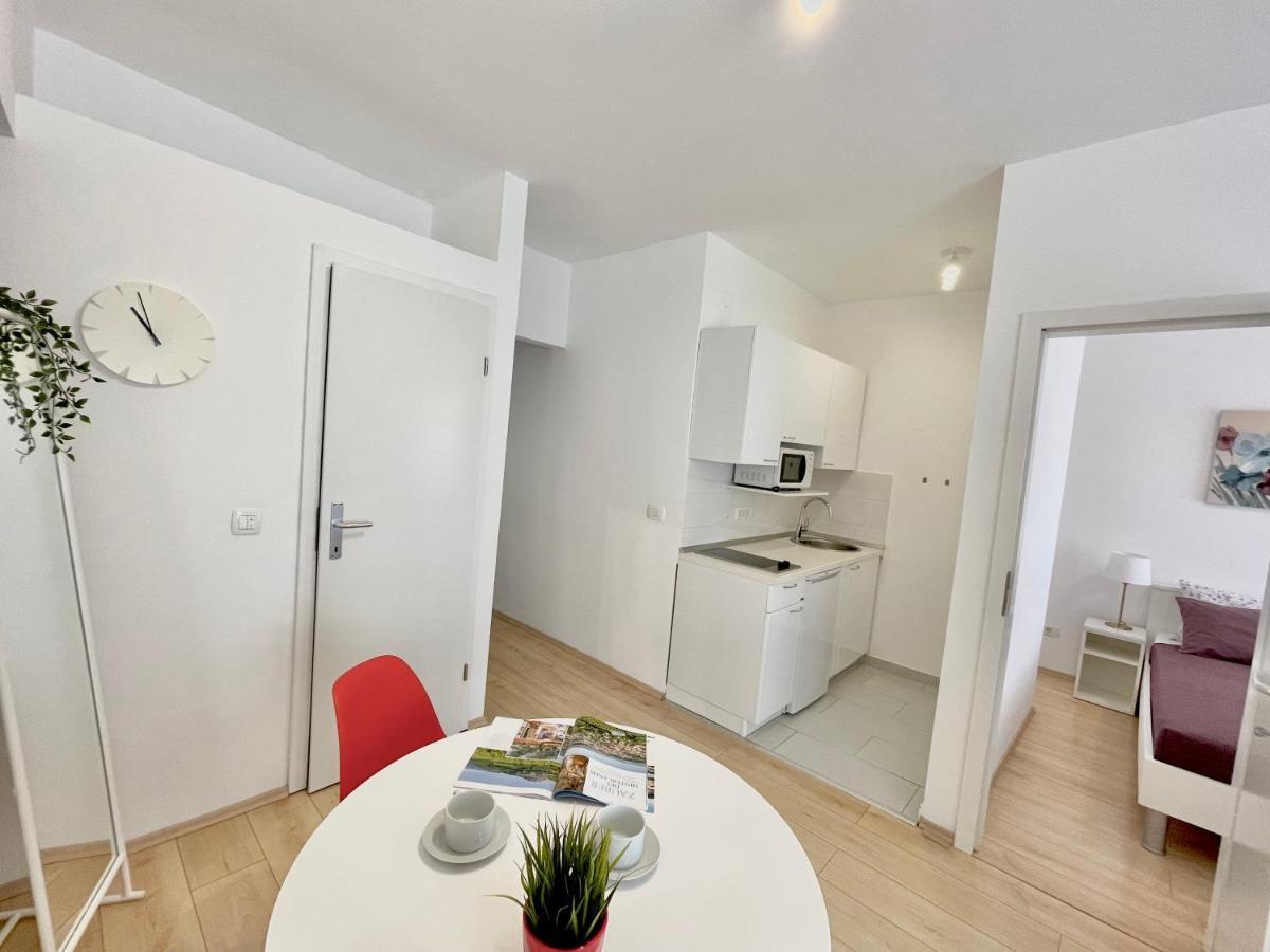Apartments Antons Pula Exterior photo