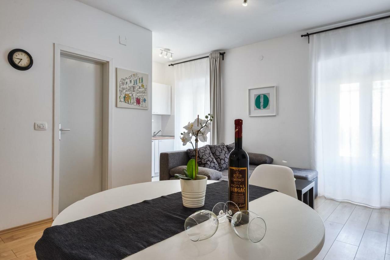 Apartments Antons Pula Exterior photo